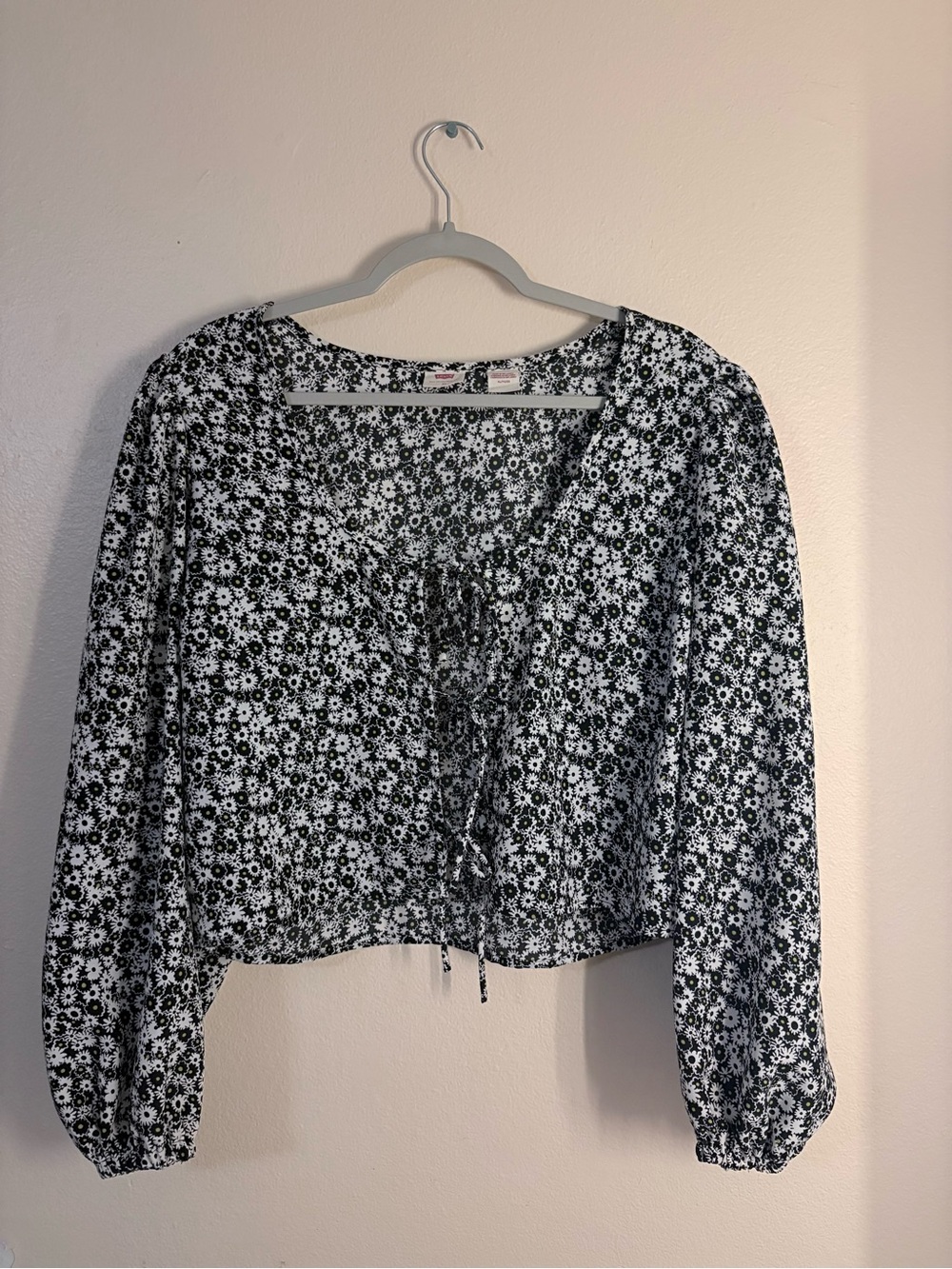 Levi's Black & White Floral Tie-Front Crop Blouse